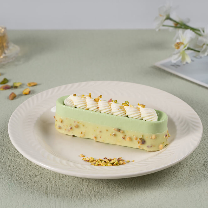 令人愉悅的水果和甜心慕斯蛋糕