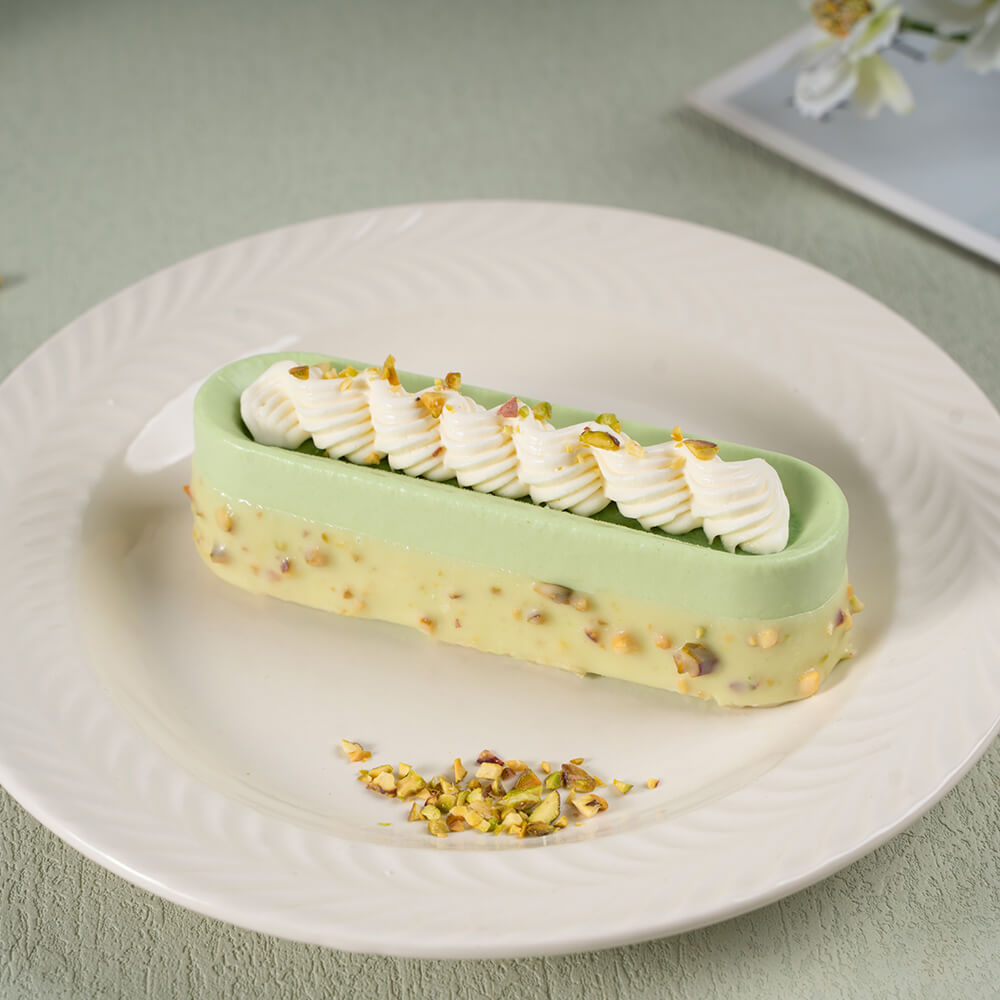 令人愉悅的水果和甜心慕斯蛋糕