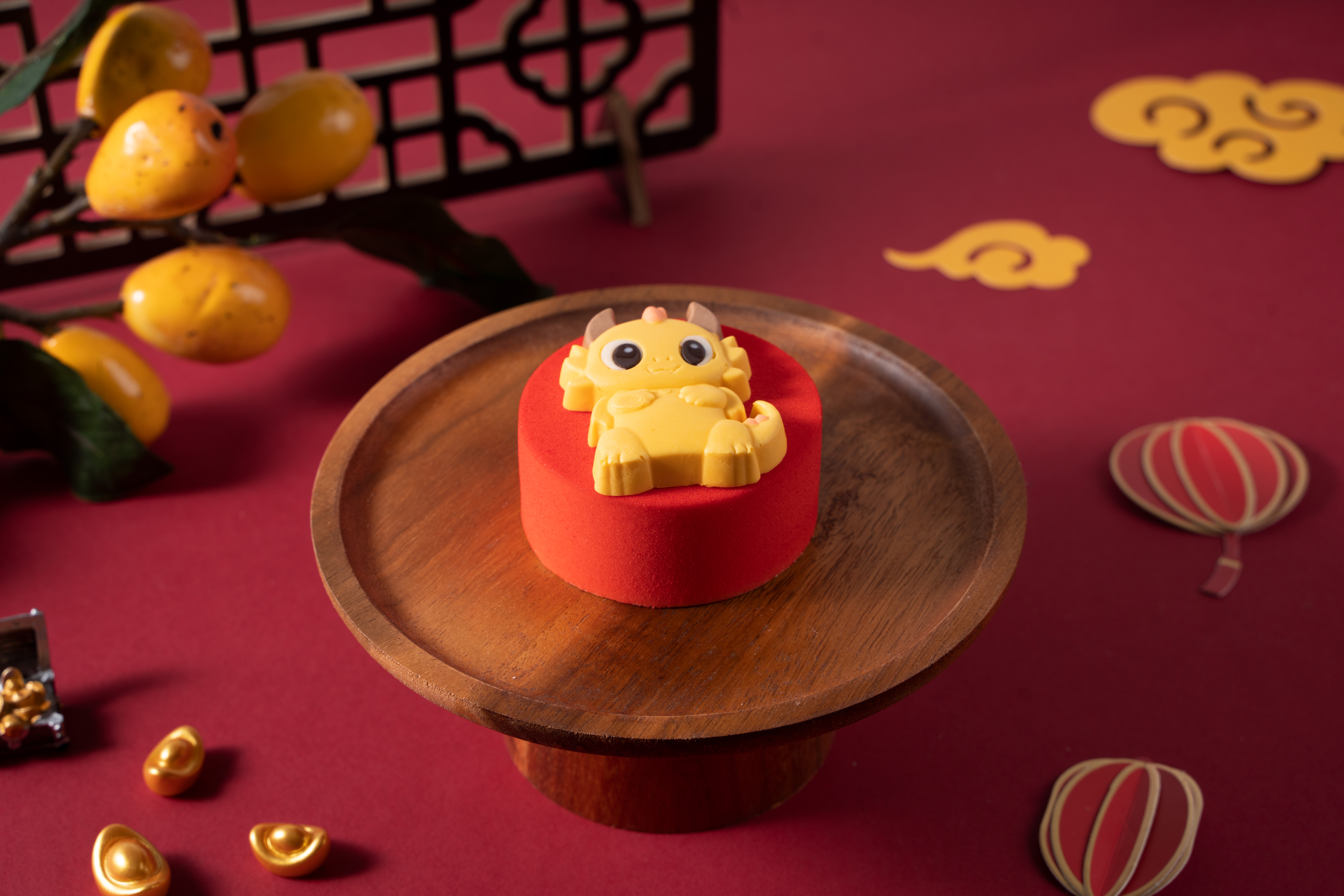 Drač&iacute; syn novoročn&iacute; pěnov&yacute; dort 