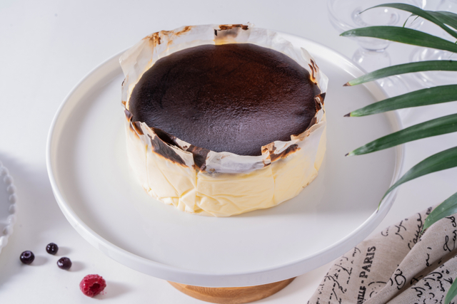 丑陋的巴斯克奶酪蛋糕