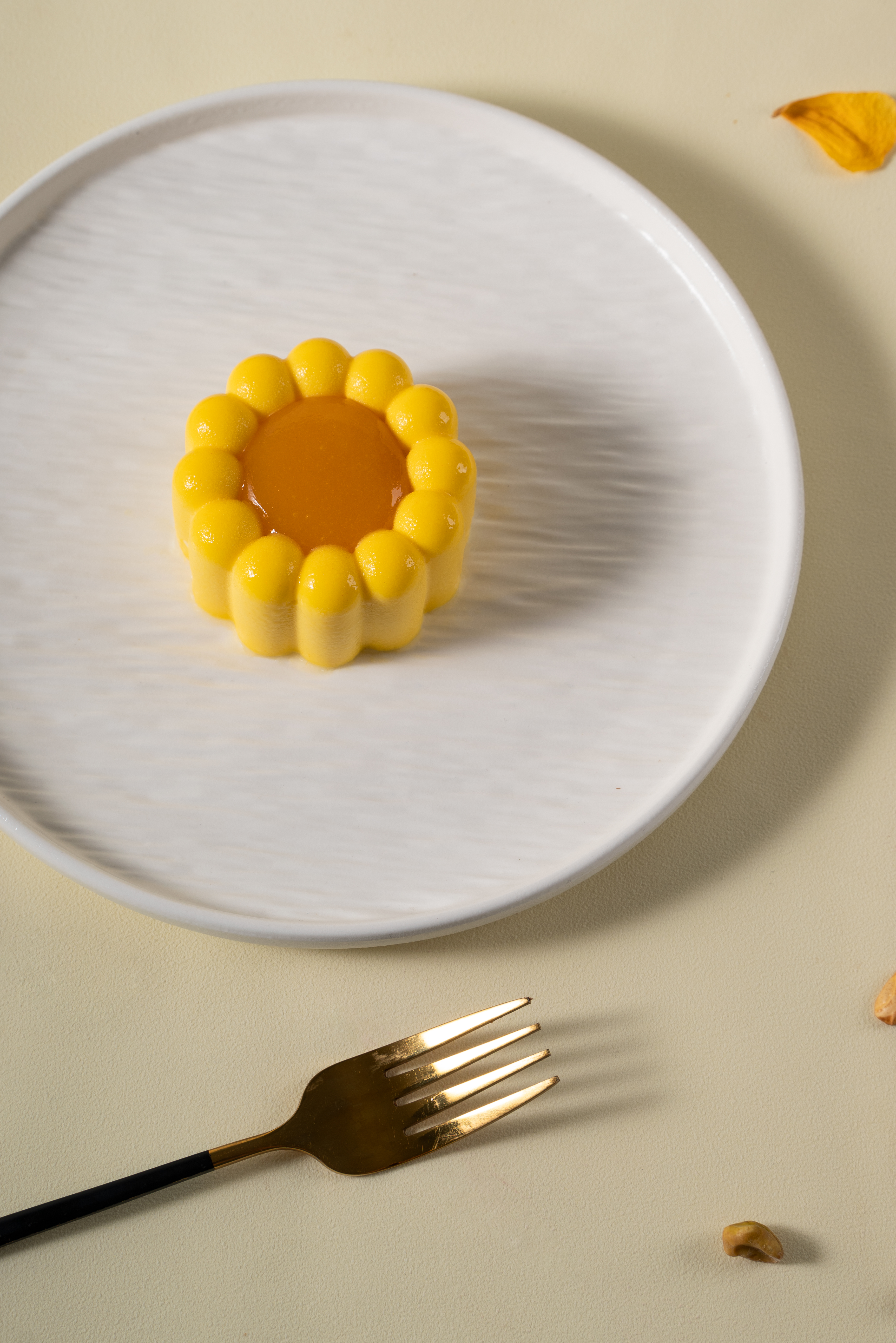 色彩缤纷、美味向日葵慕斯蛋糕