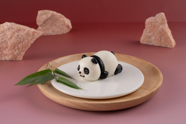  可愛的國王熊貓奶酪蛋糕