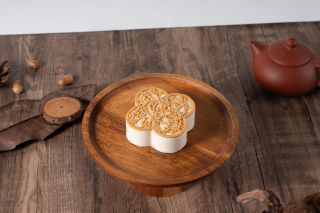 精緻的四葉三葉草咖啡葡萄柚蛋糕